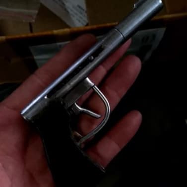 Phát hiện kho vũ khí 